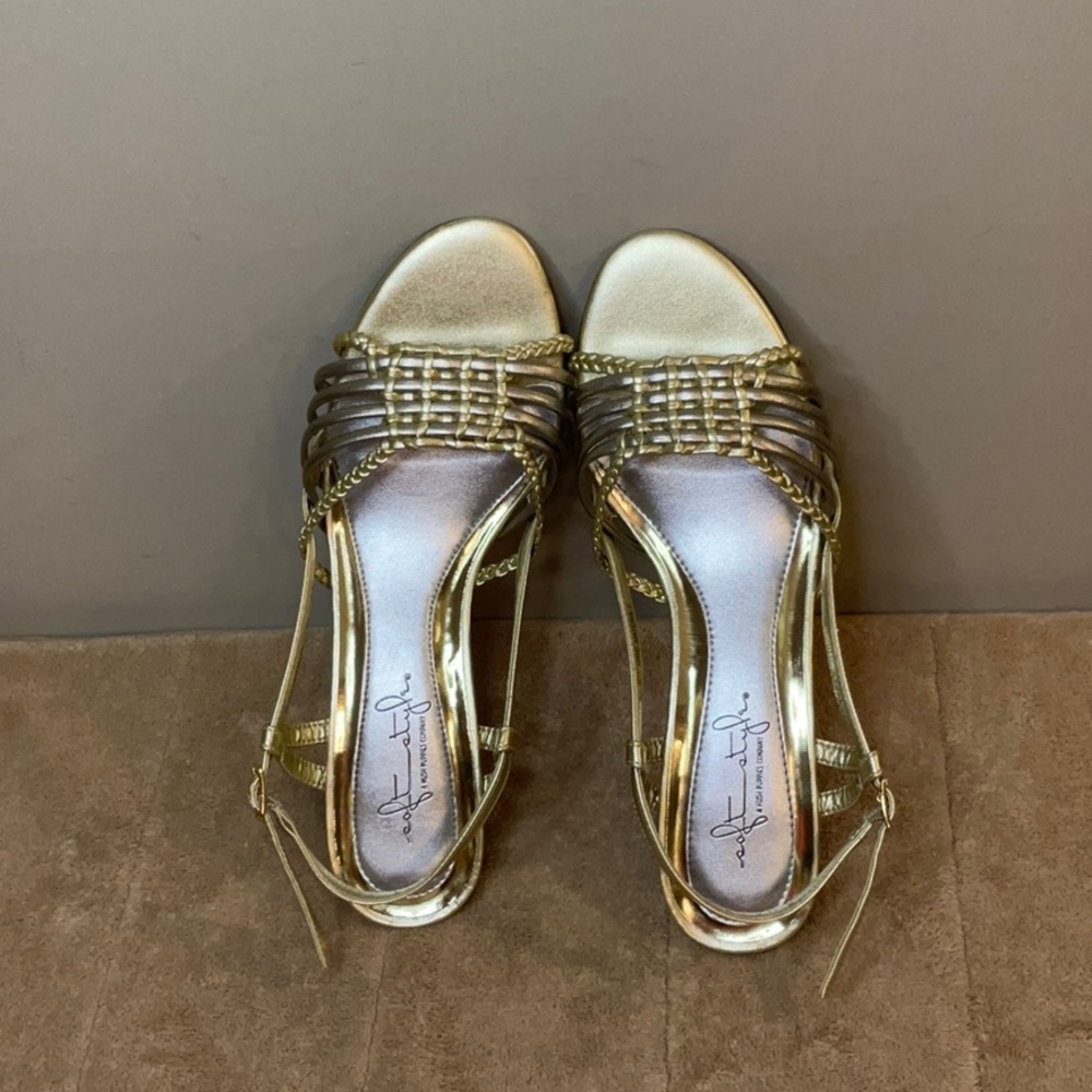 SOFT STYLES sandals - Picture 3 of 8
